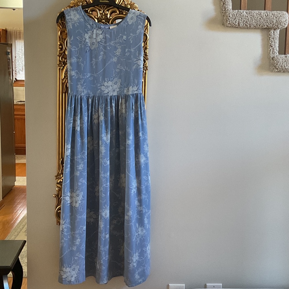 April Cornell 100% Silk Sky Blue Floral Maxi Dress size 2 Medium